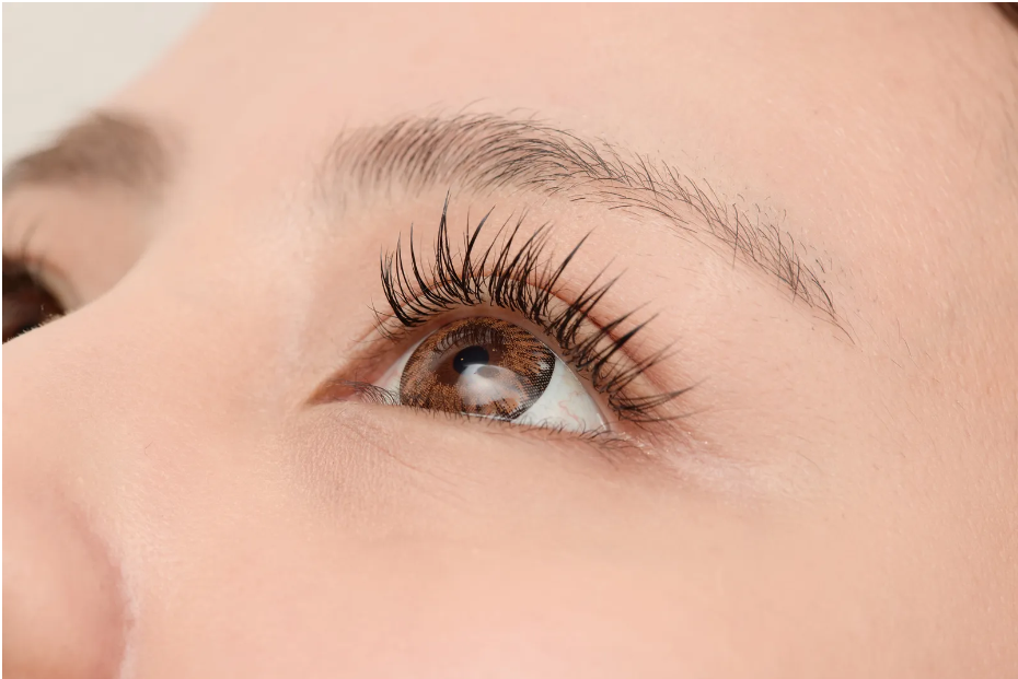 Mascara Guide: The Secret to Thick, Curled, and Ethereal Eyes
